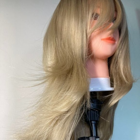 Shoulder-Length Blonde Wig - Picture 9 of 9